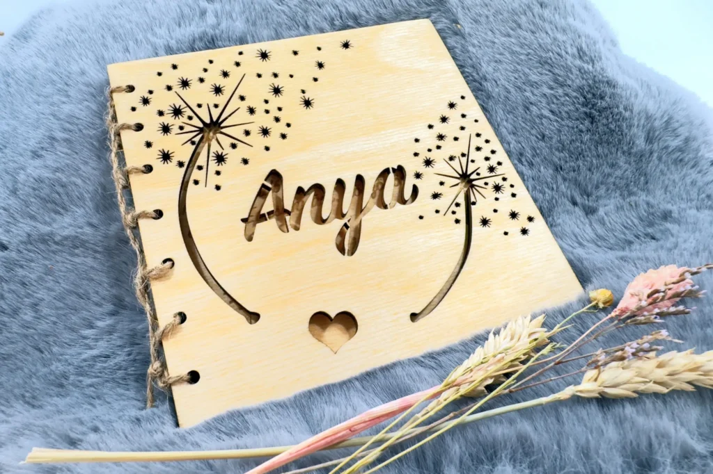 Kinyitható fa képeslap anyák napjára gravírozott verssel