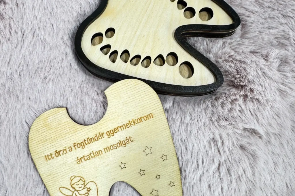 Gravírozott fa tejfogtartó doboz fogtündér mintával