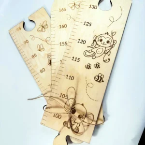 gyerek magasságmérő falra, állatfigurás mintával