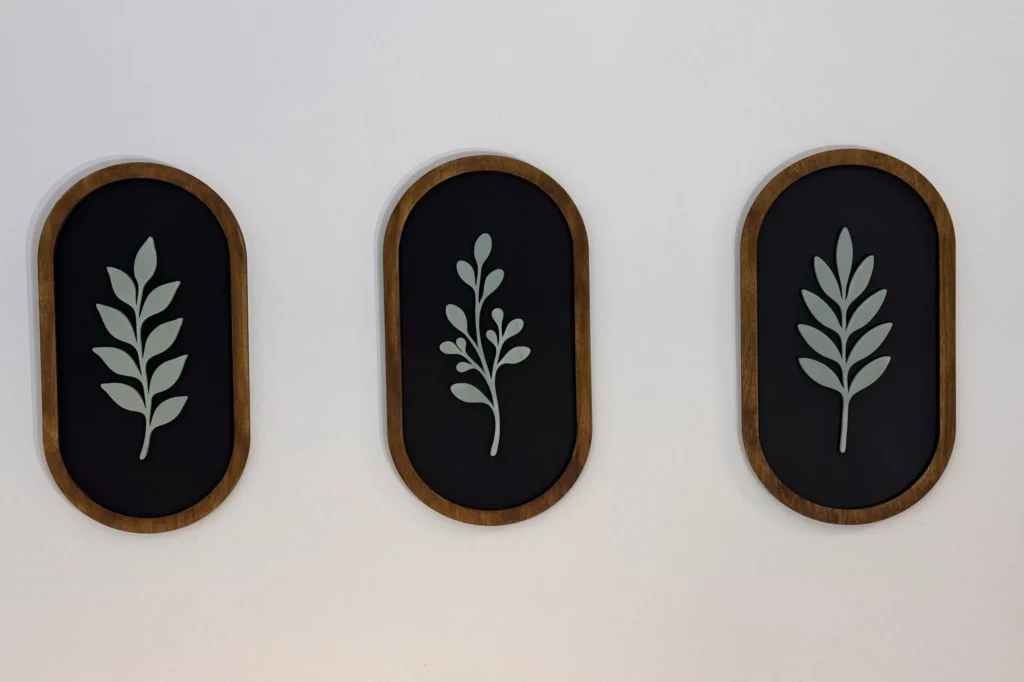 levélmintás fali dekoráció