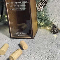 Egyedi fa bortartó doboz esküvői ajándék édesapának