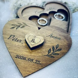 Szív alakú egyedi fa gyűrűtartó