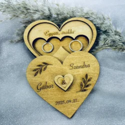Szív alakú egyedi fa gyűrűtartó