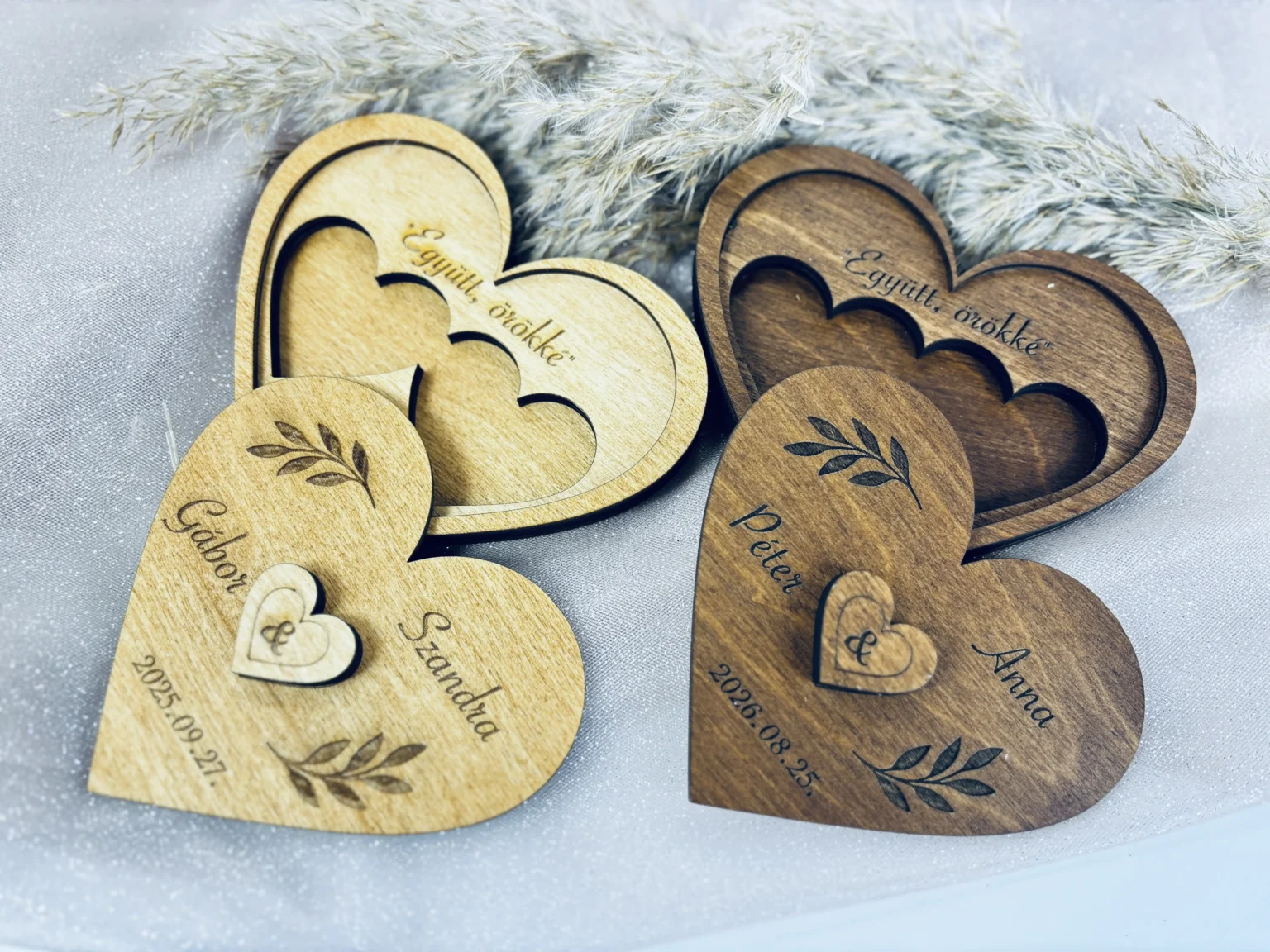 Szív alakú egyedi fa gyűrűtartó
