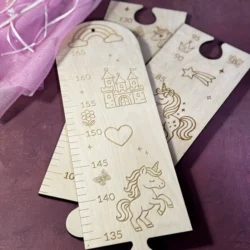 Gyerekszoba dekoráció – pillangós és szivárványos magasságmérő kislányoknak