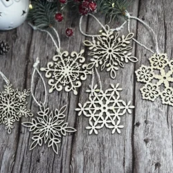 6 darabos természetes fa karácsonyi akasztó szett