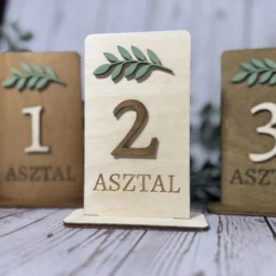 fa asztaljelölő esküvőre