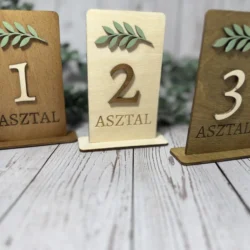 fa asztaljelölő esküvőre