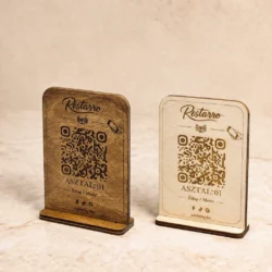 QR és NFC tábla