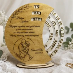 zülőköszöntő ajándék fa öröknaptár – Örök Ölelés egyedi gravírozott esküvői ajándék szülőknek