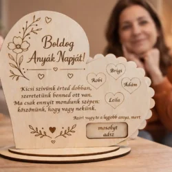 Anyák napi forgatható fa dekoráció személyre szabható nevekkel és üzenetekkel