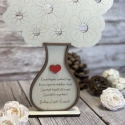 Anyák napi virágcsokor tartó fából gravírozott üzenettel