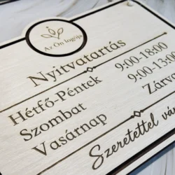 Nyitvatartás tábla