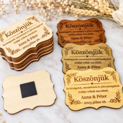 Egyedi fa esküvői hűtőmágnes személyes nevekkel és dátummal gravírozva